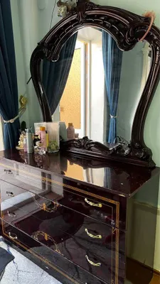 Oyna sotiladi holati yaxshi narxi kelishiladi 1