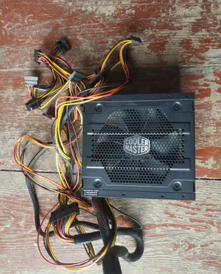 Продается COOLER MASTER 600W