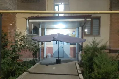 Kafe uchun quyosh va yomg‘irdan himoya qiluvchi tent 1