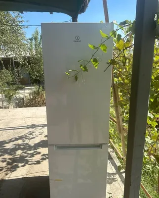 Холодильник Indesit 1