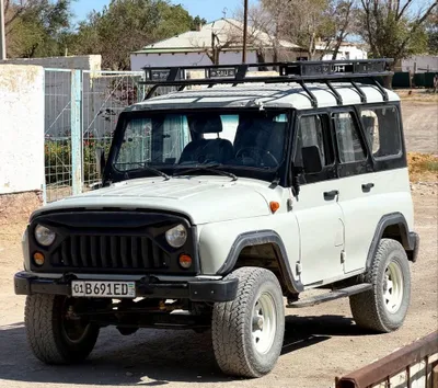 Uaz Hanter sotiladi 4X4 1