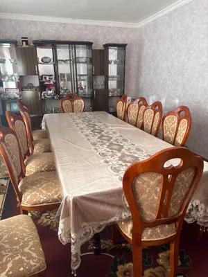 Продаются стол и стулья на 12 человек, качественные и доступные