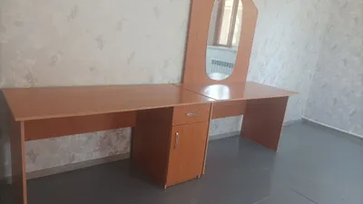 Учебный стол и трюмо 1