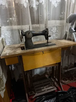 Продам Швейную машинку 1