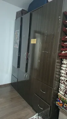Kiyim javoni yahshi holatda 1