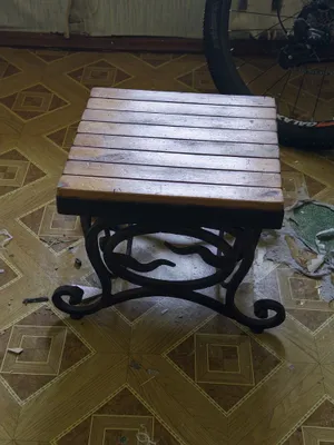 Кованный стул, табурет