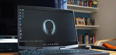 DELL Alienware M15 RTX 2080 4K AMOLED HDR10 1