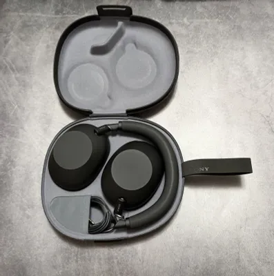 Sony WH-1000XM6, чёрные | Как новые, 3 цикла зарядки