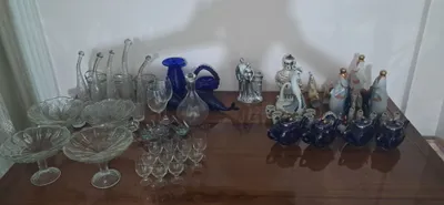 Eski idishlar sotiladi narxi kelishiladi manzil Yangihayot Choshtepa 1