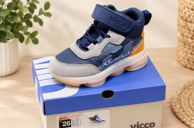 Продаются кроссовки детские VICCO 1