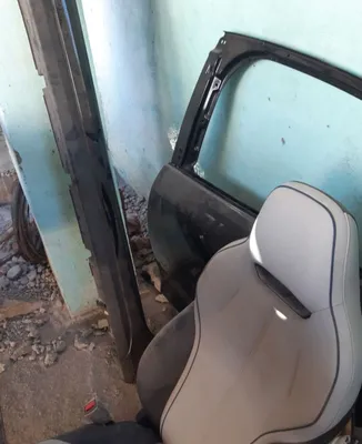 Mashina uchun ehtiyot qismlar sotiladi, salon, rasmdagi barcha narsalar 1