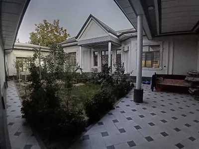Продаётся дом площадью 4 сотки в махалле Курилиш, на улице Эркин, Зангиатинский район 1