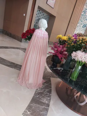 koʻylak vecherniy 1 marta kiyilgan holati yaxshi 1
