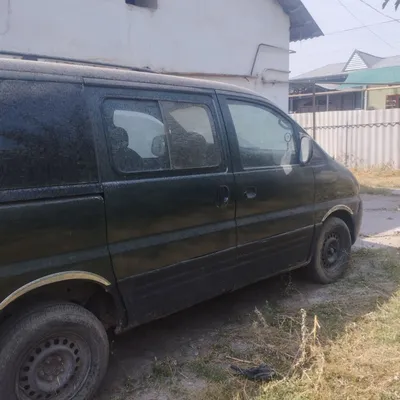 Hyundai Starex avtomobilini sotaman 1
