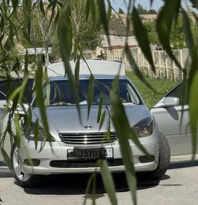 A’lo holatdagi Lexus ES 300 1