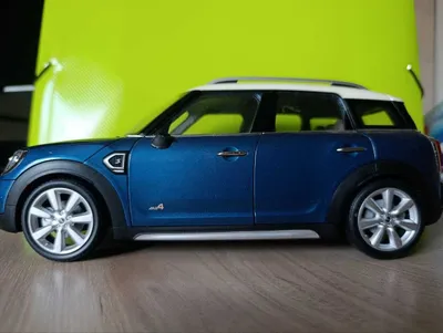 Mini Countryman 1:18 Kyosho б/у — целый корпус, на игру или запчасти 1