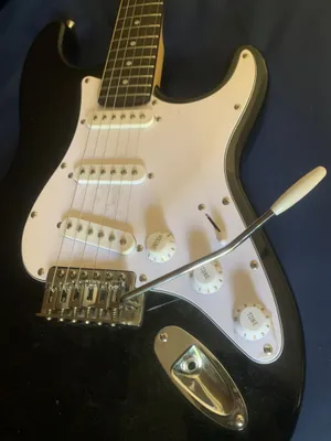 Harley Benton Stratocaster gitarasi 1