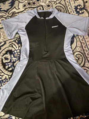Choʻmilish kiyimi mavjud