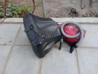 Televizor va changyutgich. Sotiladi