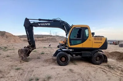 Sotiladi Volvo 135 1