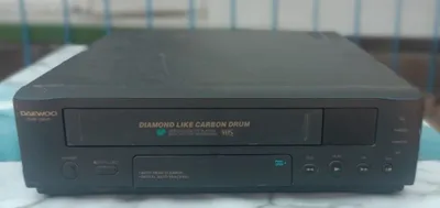 Видеомагнитофон Daewoo 1