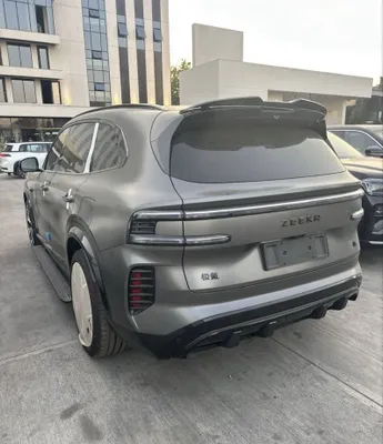 Zeekr 8X Shadow 1