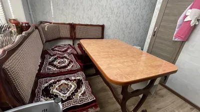 Кухонный уголок в отличном состояние 1
