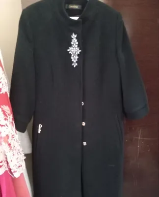 Qora palto kumush toshli