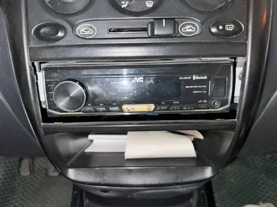 Автомагнитола JVC, усилитель Kenwood, басовая колонка 1