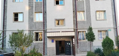 Уй сотилади Хамро бобо тўйхогаси орқа томонида. 1