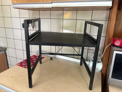 Mikroto‘lqinli pech uchun temir tokcha
