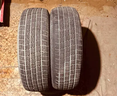 Шины Matiz 165/70/R13, хорошее состояние, бескамерные, количество — 2 шт.