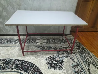 Продается журнальный стол. 1
