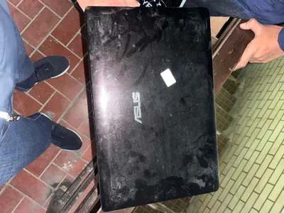 ноутбук ASUS 1