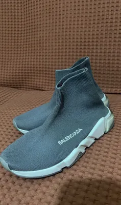 Krossovka sotiladi