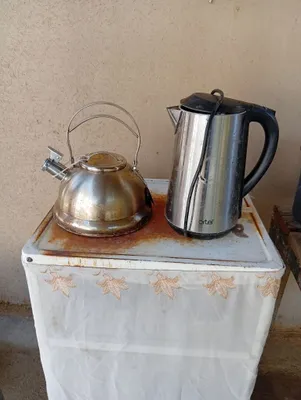 Продаются чайник и Tefal, состояние хорошее. Оба за 80 000 сум. Звоните по телефону. 1