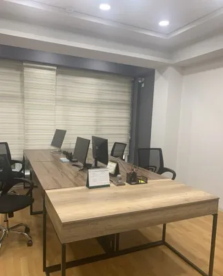Metall karkasli stol (yaxshi/ideal holatda)