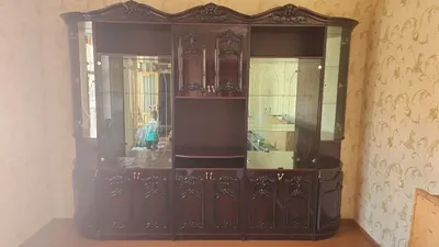 Продаётся сервант недорого 1