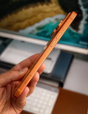 iPhone 17 ProMax 256 ГБ, Orange, аккумулятор 89%, родной 3