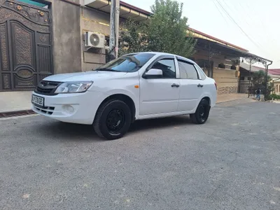 Lada Granta 2013 1