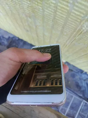 Redmi 5+ в хорошем состоянии, пользуюсь им 1