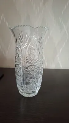 Продаётся ваза из хрусталя 1