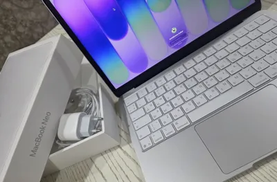 MacBook Neo 256 GB 1