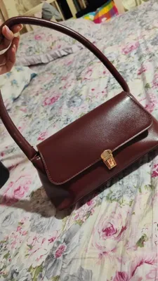 Yaxshi holatdagi bordo rangli sumka