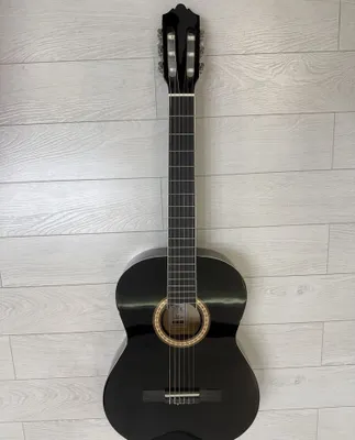 yaxshi holatdagi ashton cg44 klassik gitarasi 1