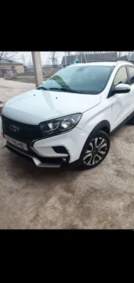 Lada Xray Cross белого цвета 1