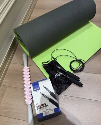Новые спортивные принадлежности, всё продаётся