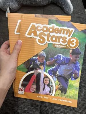 Academy Stars 3 kitobi 1