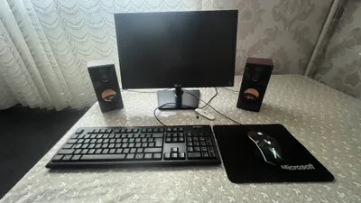 Kompyuter monitori 1