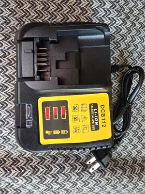 Universal Dewalt DSB112 DW zaryadlash qurilmasi